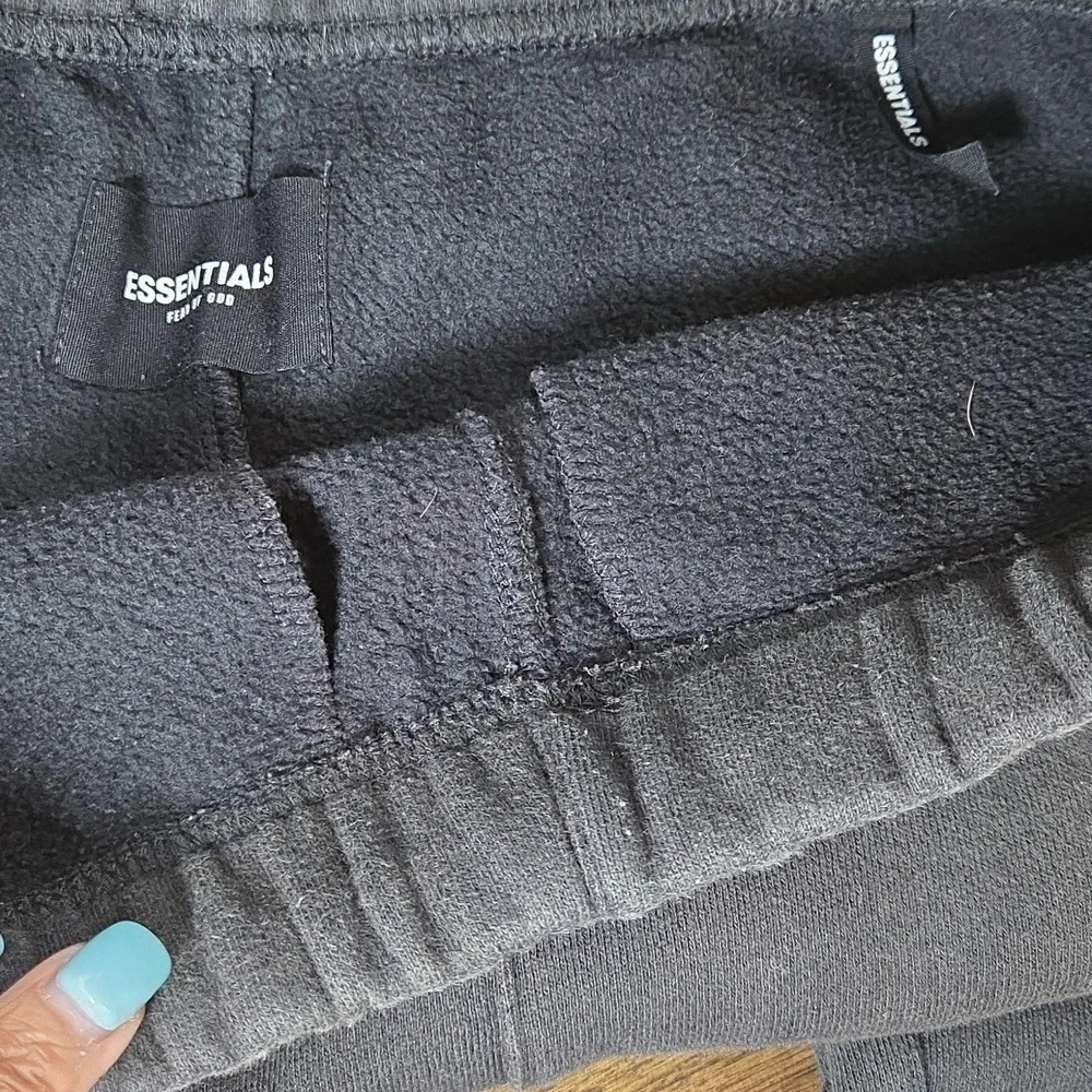 Essentials Sweatpants - Picture 4 of 5